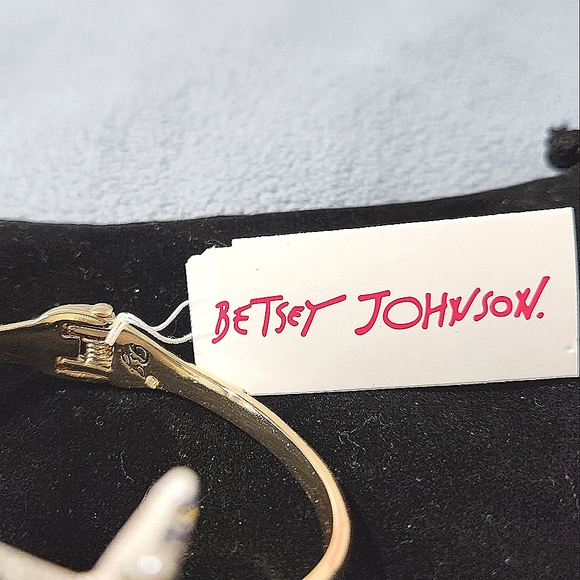 Betsey Johnson Starfish Bracelet - Picture 4 of 4